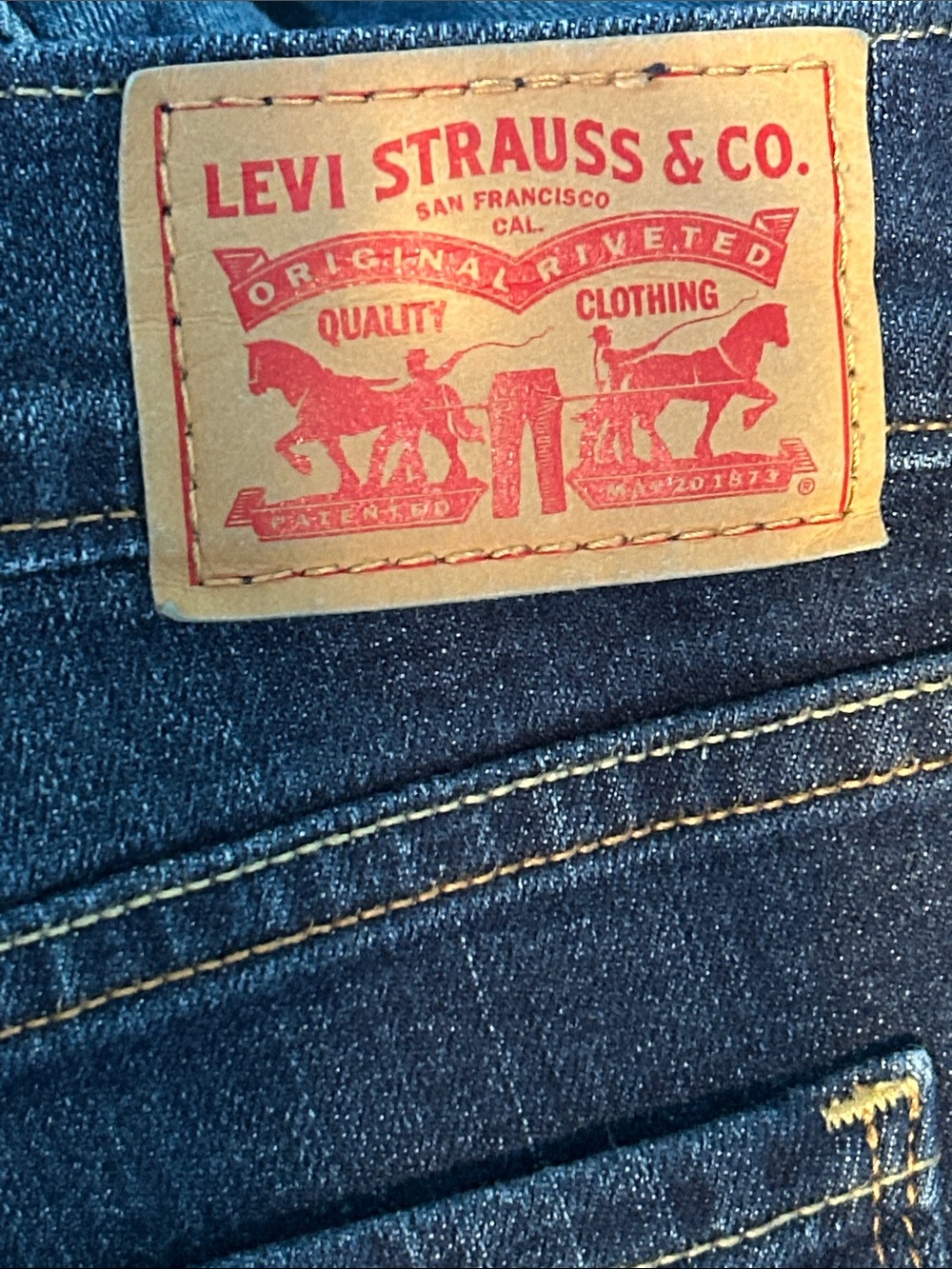 Levi's Women's Indigo Straight-Leg Jeans - Picture 7 of 9